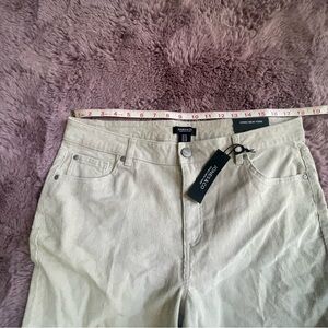 Jones New York Cream Straight Leg Pants